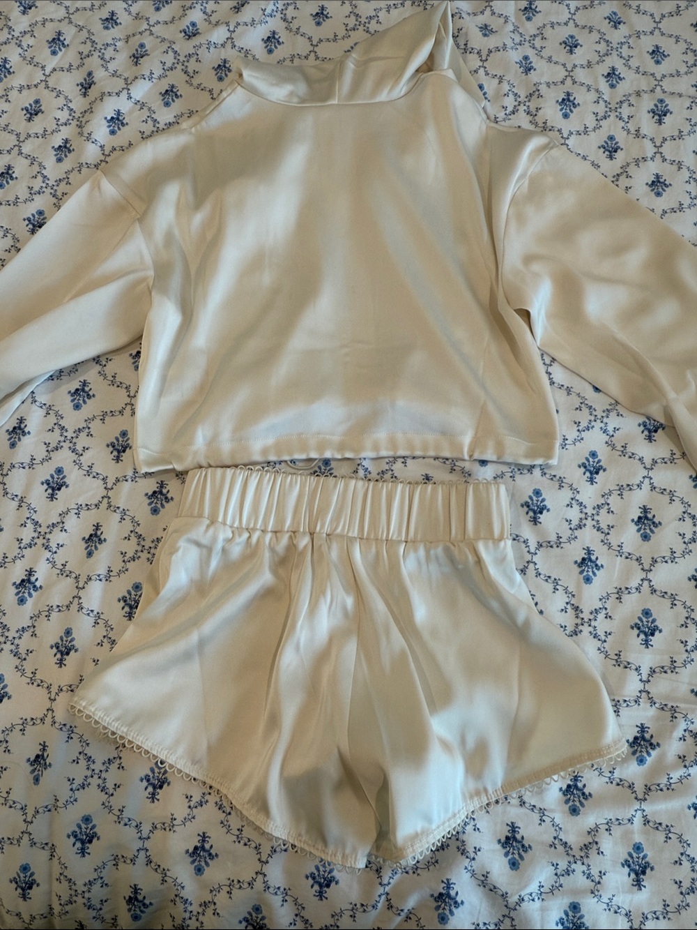 FLL Satin Shorts Set - Picture 4 of 4